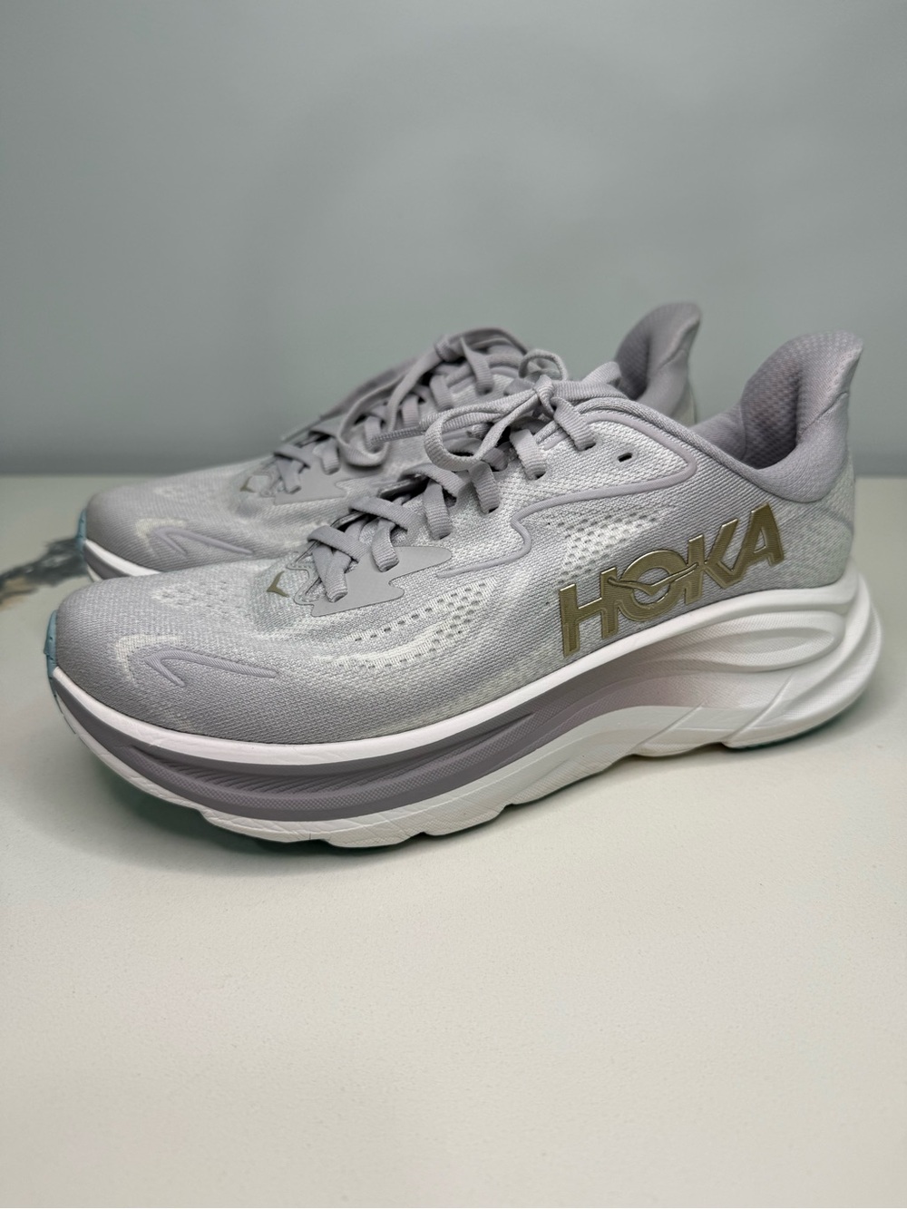Hoka Women’s Clifton 10 Ash Gray/Foggy Gray Size 8.5B
